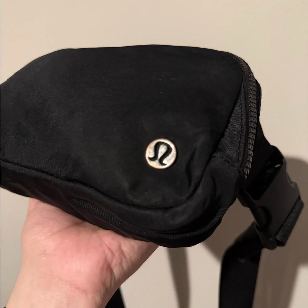 Lululemon everywhere belt bag - Picture 5 of 5